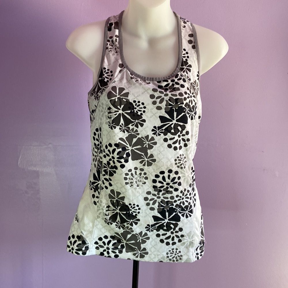 Women's Tek Gear Small Black White Floral Racerback Tank Top Workout Gym